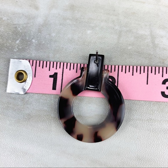 Light Tortoise Black Acrylic Hoop Circle Earrings - Picture 8 of 9